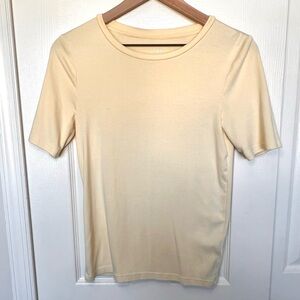 Gap Yellow Women’s Short Sleeve Modern T. Size Medium